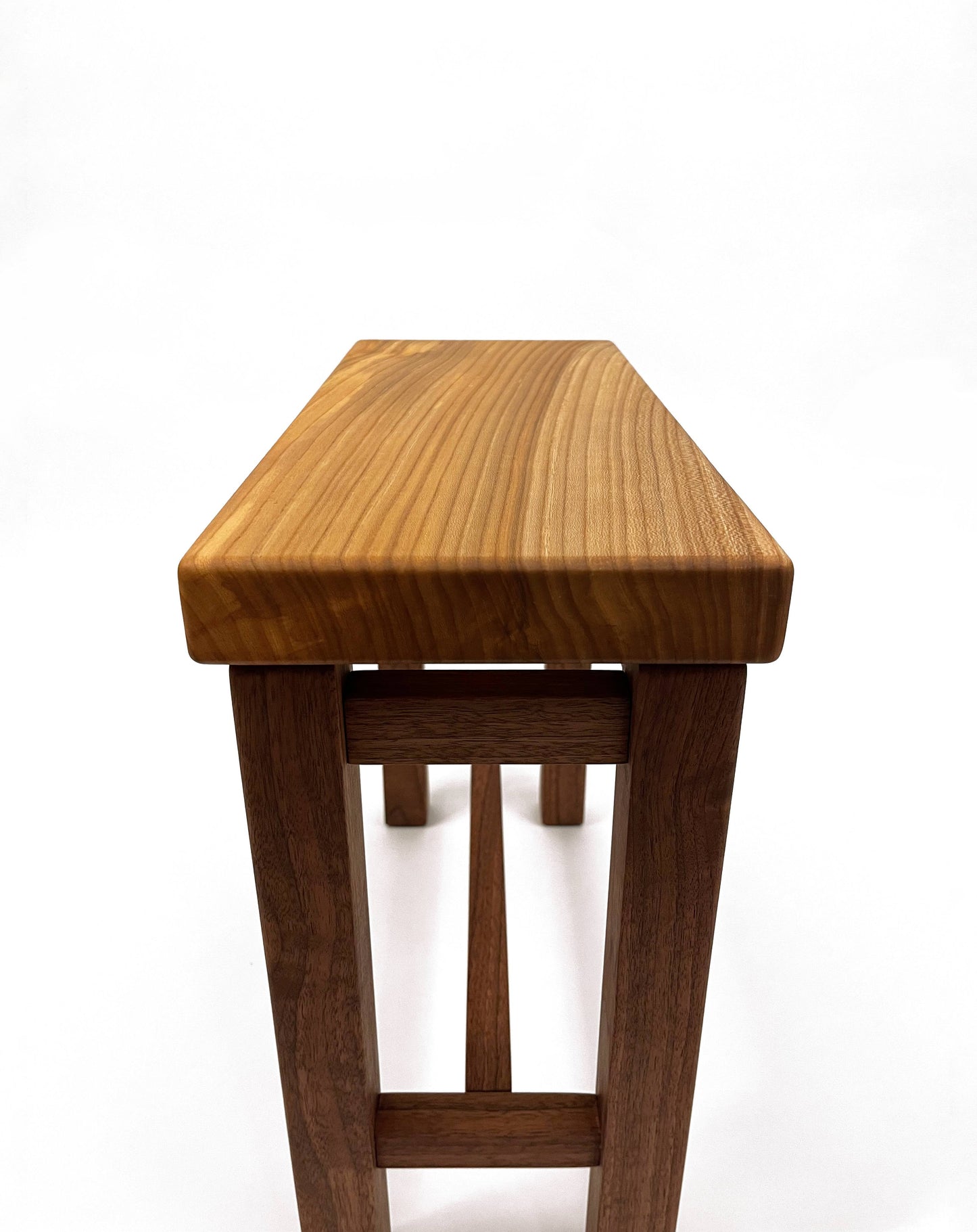 Smalle bijzettafel iepen/noten