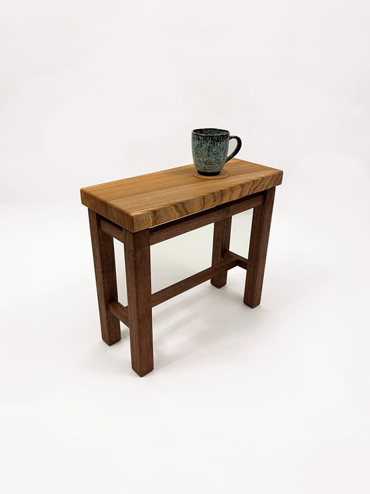 Smalle bijzettafel iepen/noten
